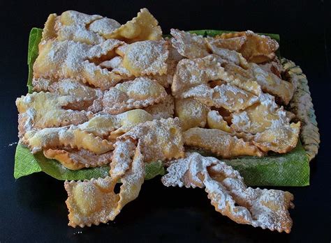 Traditional Venetian Carnival food you should try - Hotel Ca' d'Oro