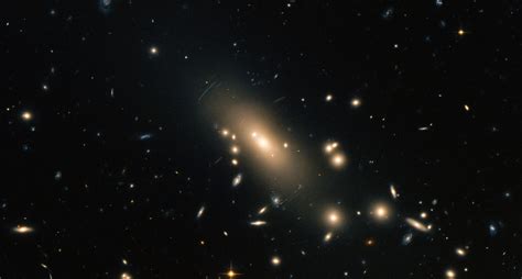 Hubble Views Galaxy Cluster Abell 1413