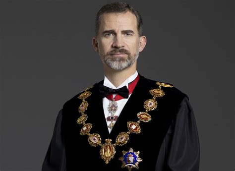 Una foto del rey Felipe VI con toga ya preside las salas de juicios de toda España - Confilegal