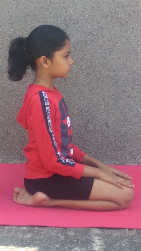 Diamond Pose (Vajrasana Yoga): Steps, Benefits And Precautions