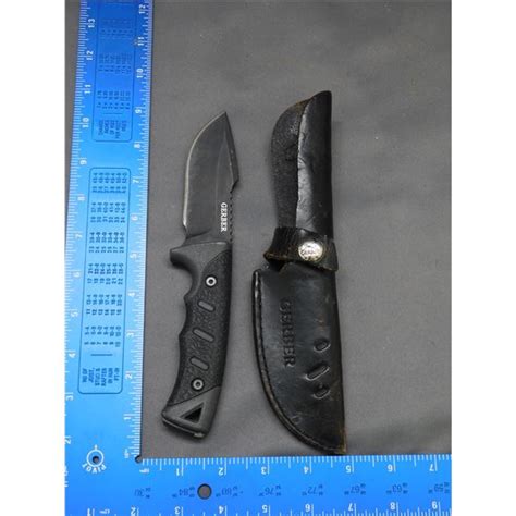 Gerber Fixed Blade Hunting Survival Knife with Leather Sheath