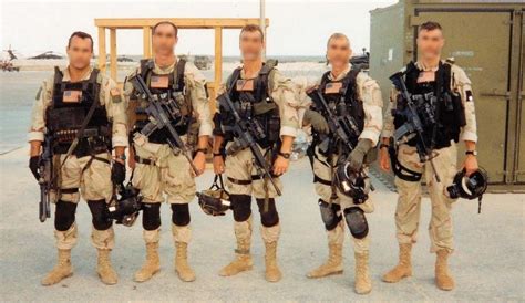 Delta Force operators in Somalia during Operation Gothic Serpent (1993) [1461 x 845] : r ...