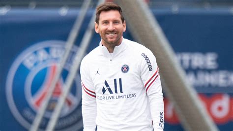 Lionel Messi won't make Paris Saint-Germain debut Friday | Yardbarker