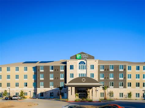 Hotel In North Austin With Pools | Holiday Inn Express & Suites Austin ...