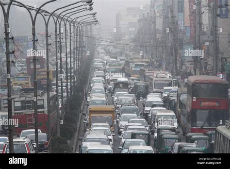 Dhaka, Bangladesh . 15th Jan, 2014. Foggy weather conditions caused ...