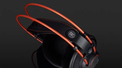 AKG K712 Pro Review | headphonecheck.com