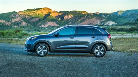 2018 Kia Niro Plug-In Hybrid Review & Ratings | Edmunds