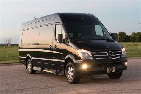 Mercedes Sprinter Limousine - Luxury Limousine ServiceLuxury Limousine Service