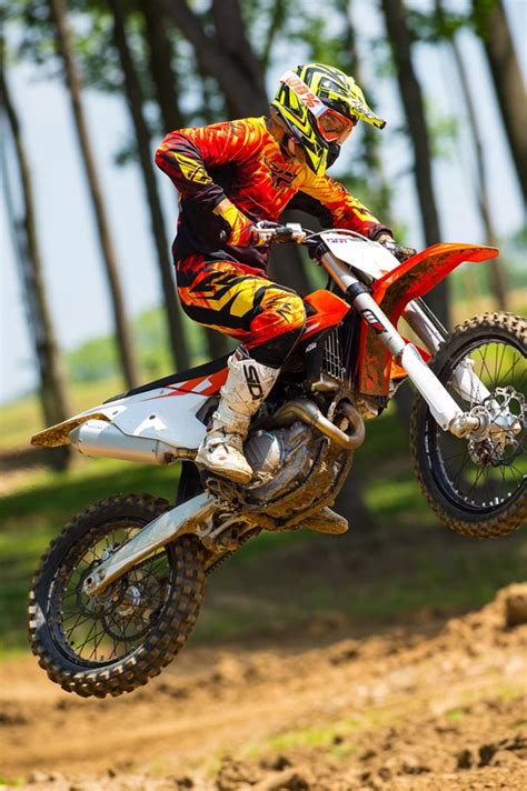 2016 KTM 450SX-F Test Riding Impression - Dirt Bike Test