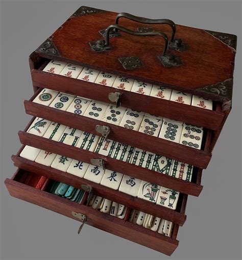 Vintage Cased Mahjong Set with Drawers - www.chessantiques.com