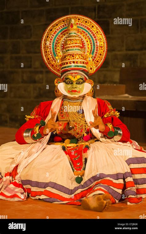 Kathakali costume hi-res stock photography and images - Alamy