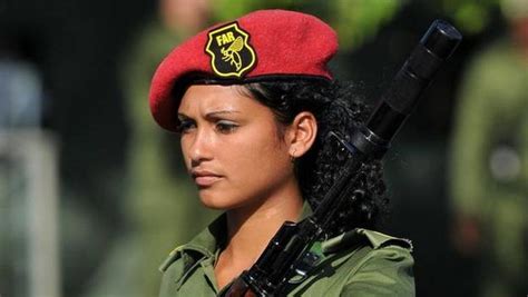 Cuba Seeks To Encourage Women To Enter Military Service / 14ymedio, Mario Penton – Translating Cuba