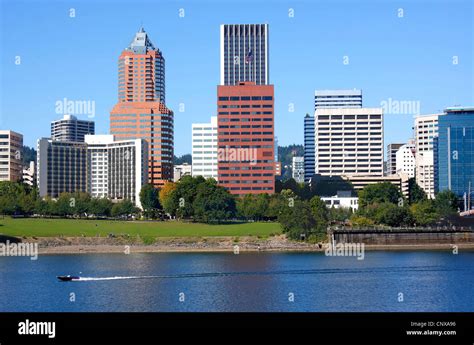 Portland Oregon skyline Stock Photo - Alamy