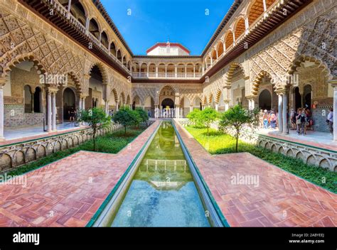 Real alcazar de sevilla hi-res stock photography and images - Alamy