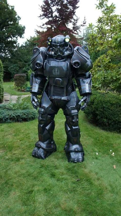 Fallout 4 Power Armor Cosplay - pic-herpity