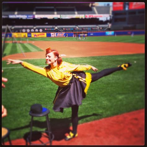 The Wiggles Mets Emma Ballet Pose - Out With The Kids