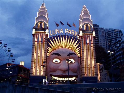 Luna Park Entrance