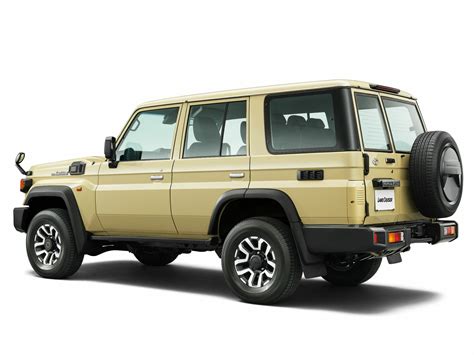 Nearly 40-Year-Old Toyota Land Cruiser 70 Series Gets Upgraded With Fresh Styling And New ...