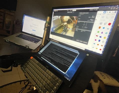 Can my 2019 MacBook Pro have triple displays in extend mode? - Quora