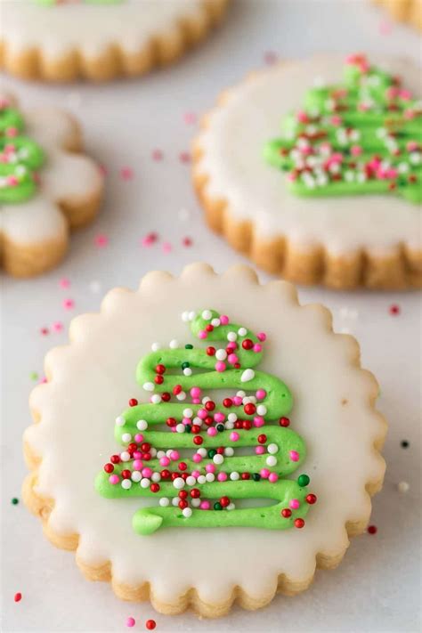 Easy-Decorated-Christmas-Cookies-14 - DIYbunker