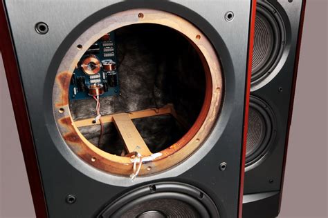 6moons audio reviews: JBL S3900