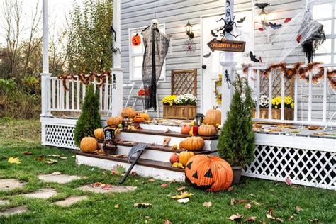 57 Best Outdoor Halloween Decoration Ideas 2022 | Spooky DIY Decor