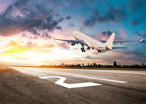 Airplane Takeoff Stock Photos, Pictures & Royalty-Free Images - iStock