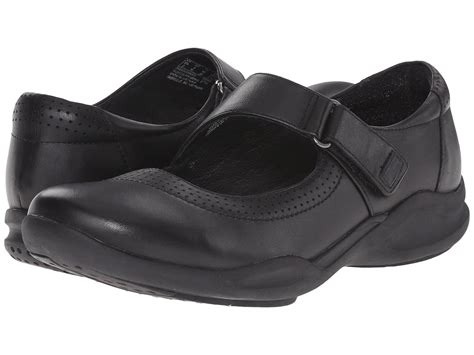 Clarks Wave Wish (black Leather) Women's Shoes - Lyst