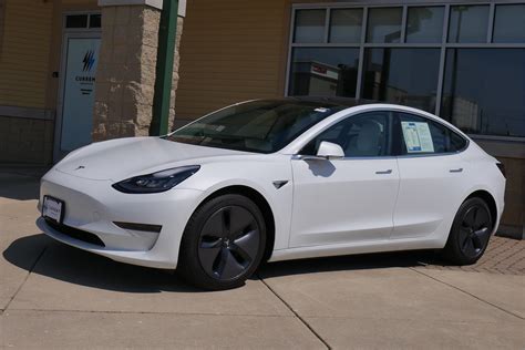 Tesla takes Standard Range Model 3 off website, changes pricing again ...