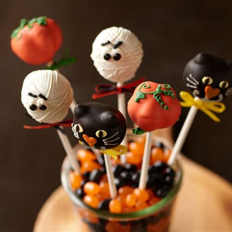 Halloween Cake Pops - GeekAlerts