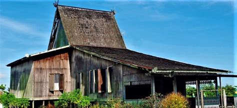 Mengenal Lebih Dekat Rumah Adat Banjar, Kalimantan Selatan | Indonesia Traveler