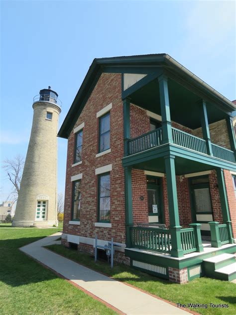 Kenosha museums explore history from dinosaurs to manufacturing - The Walking Tourists