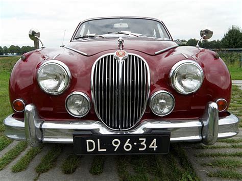 Jaguar Classic Cars | Jaguar oldtimers for sale at E & R Classic Cars!