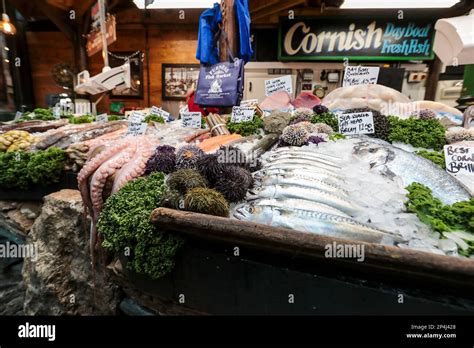 Cornish Day Boat sea and shell fish, Borough Market, London Stock Photo - Alamy