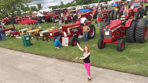 red power round up Archives - Antique Tractor Blog