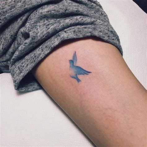 Tiny Blue Bird Tattoo - Best Tattoo Ideas Gallery | Tatuajes de pájaro ...