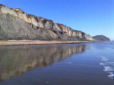 Charmouth Beach - Dorset | UK Beach Guide