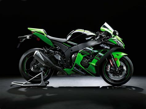 Here's a Walk-Around of the 2016 Kawasaki Ninja ZX-10R