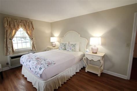 Colonial Inn Seekonk Seekonk | Bookonline.com