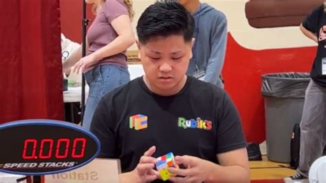 21-Year-Old Makes Guinness World Record for solving Rubik's Cube In 3.13 Seconds | Watch Video