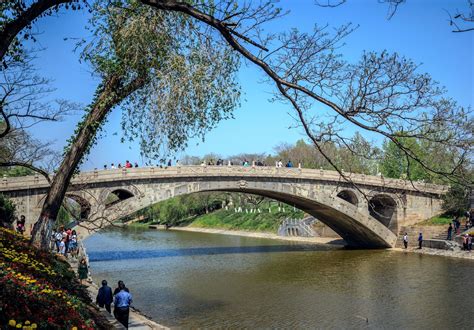 Arch bridge | Definition, Mechanics, Examples, History, & Facts | Britannica