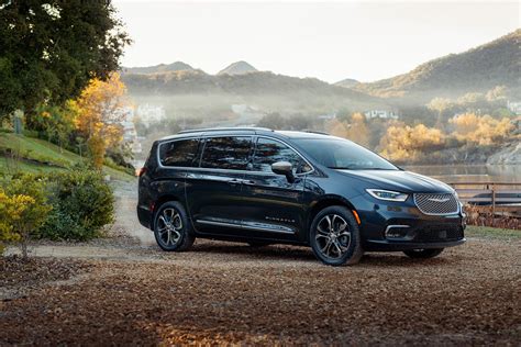 2021 Chrysler Pacifica Prices, Reviews, and Pictures | Edmunds