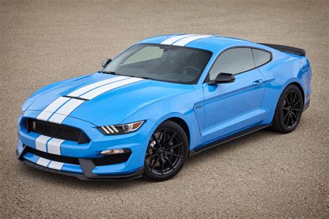 Reviewer Calls The Shelby GT350R The “Ultimate Ford Mustang ...