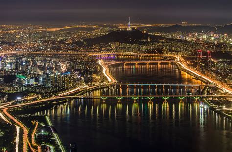 Seoul Cityscape - Night Bridge Reflections 4K Ultra HD Wallpaper