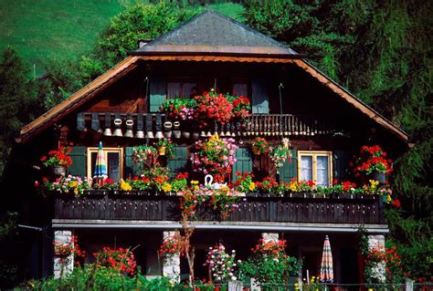 Château d'Oex Switzerland | Swiss chalet, German houses, Chalet