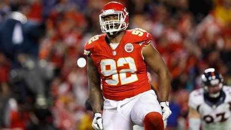 Dontari Poe’s Touchdown Pass Inspired a Contest, and He Picked a Winner