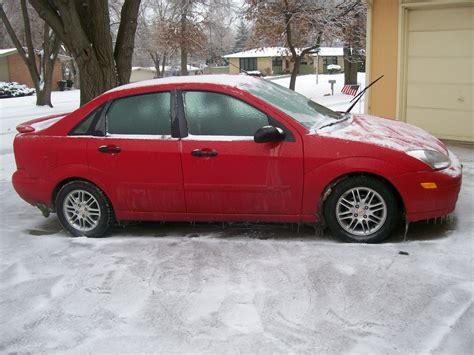 2000 Ford focus sedan specs