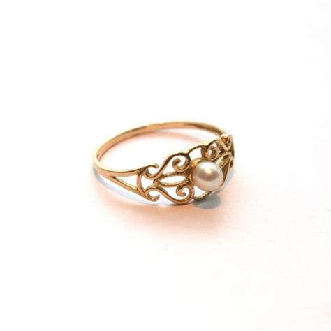 Vintage gold pearl ring by RueBroc on Etsy