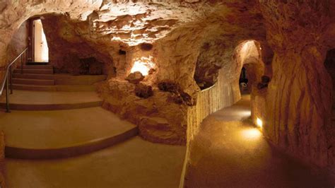 You Can Sleep Underground At This Coober Pedy Hotel