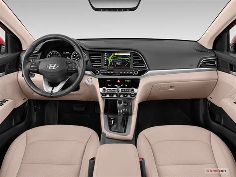 2019 Hyundai Elantra: 75 Interior Photos | U.S. News